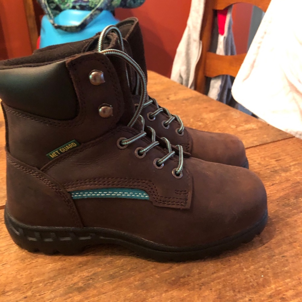 John Deere work boots. Steel toe and met. Guard.